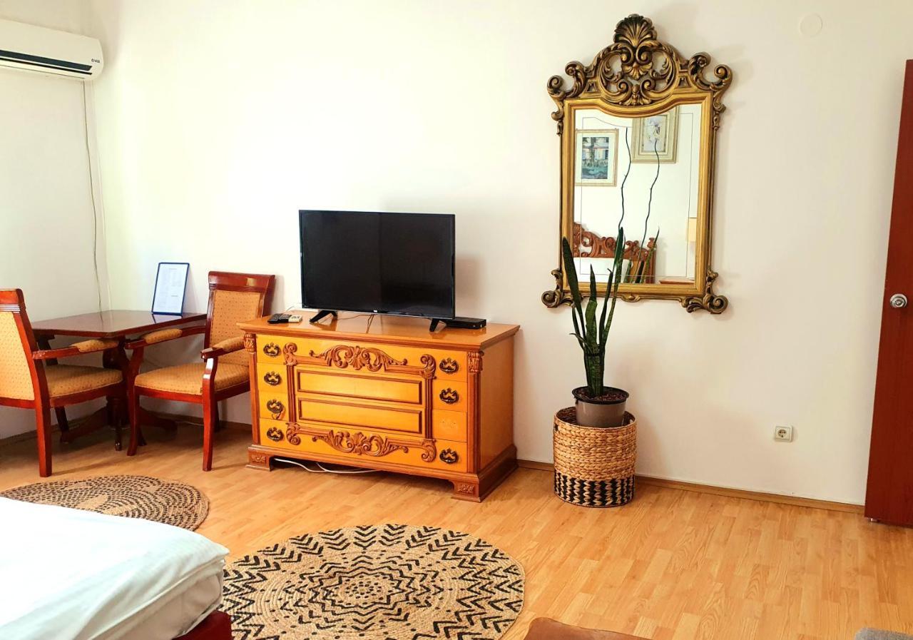Rooms Villa Luigi Pančevo Exteriör bild