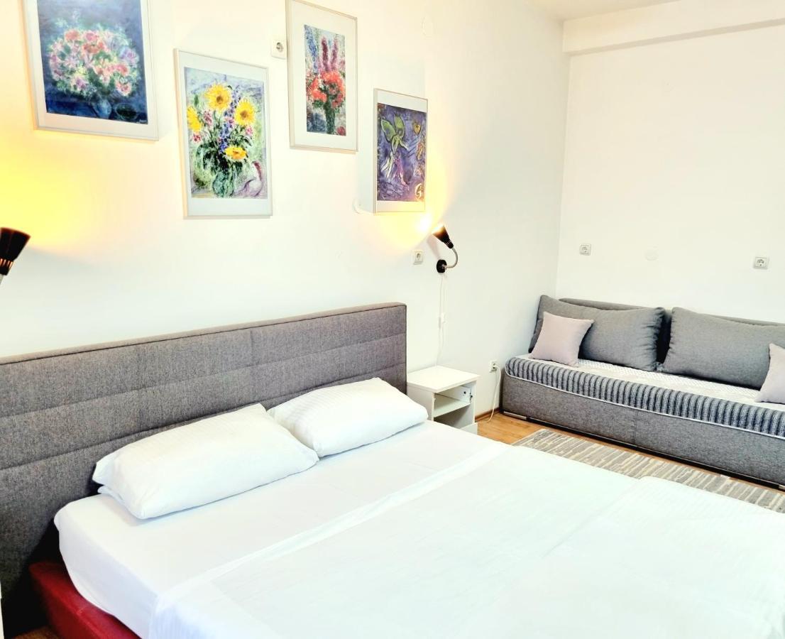 Rooms Villa Luigi Pančevo Exteriör bild