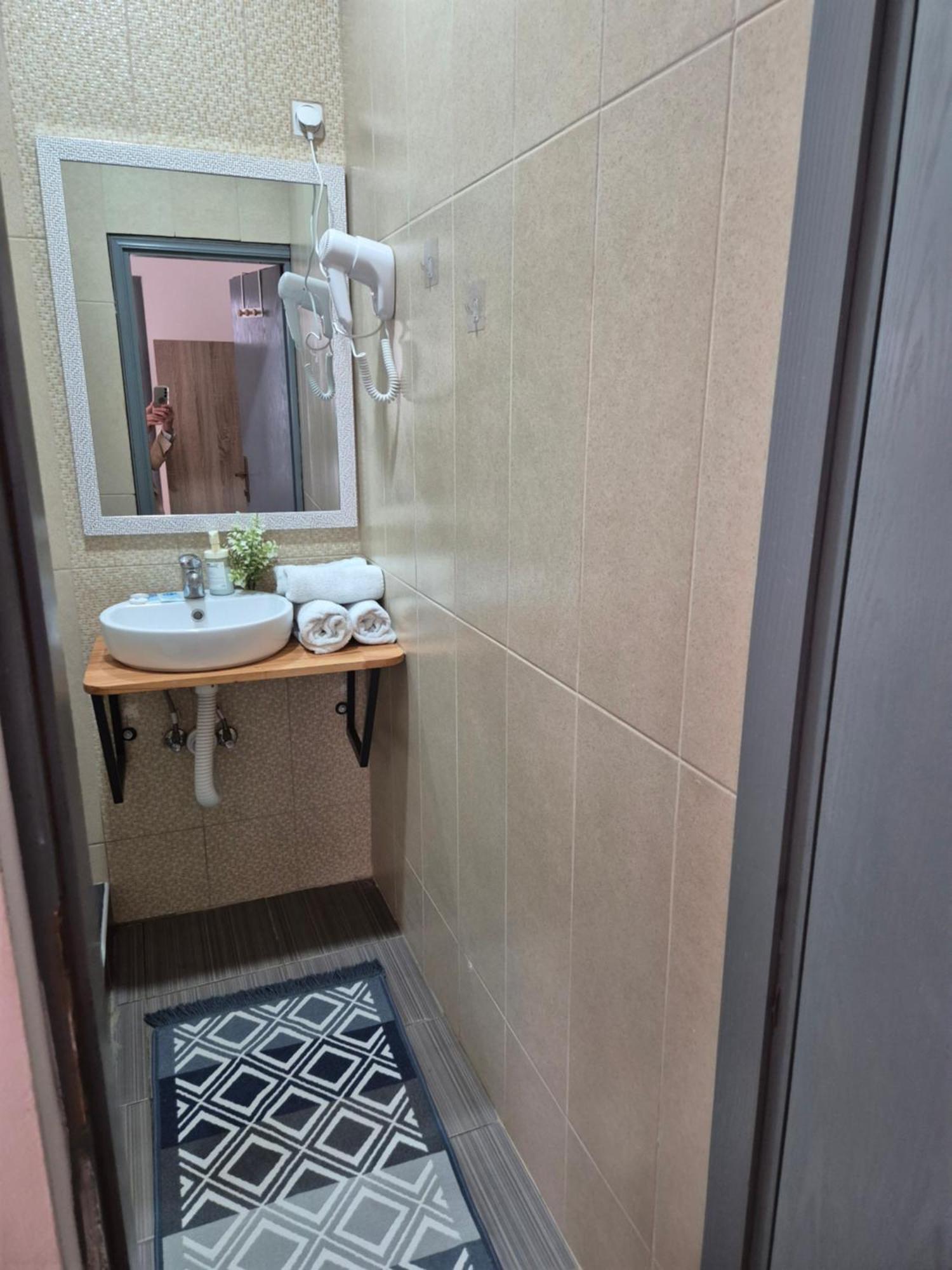 Rooms Villa Luigi Pančevo Exteriör bild