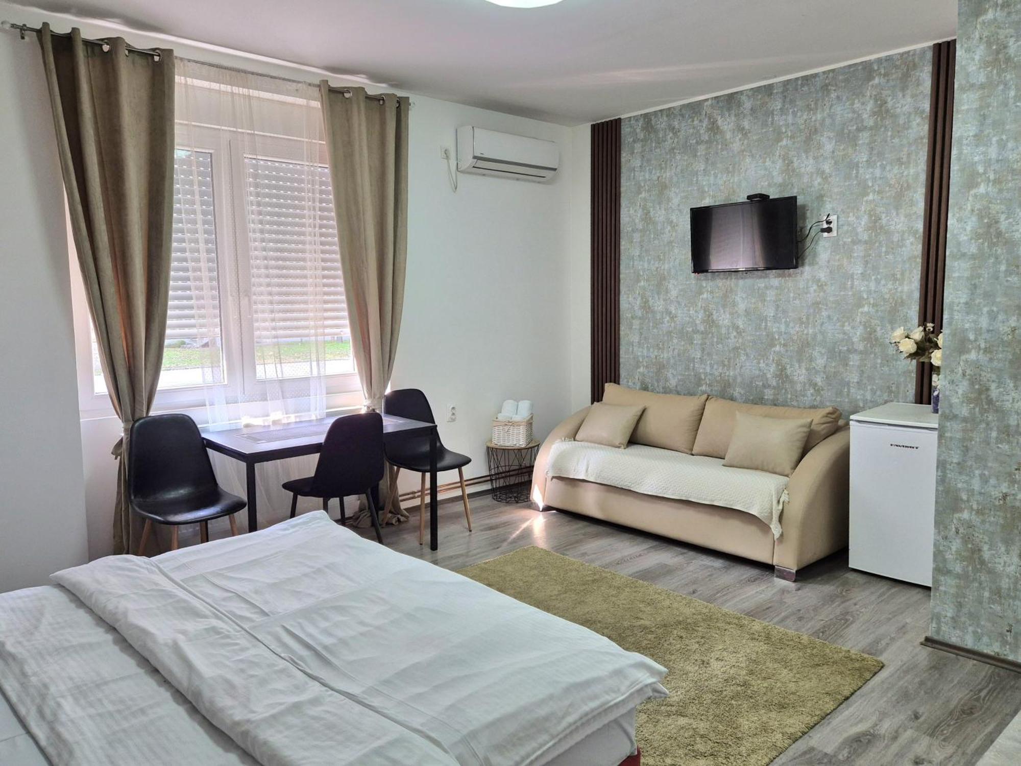 Rooms Villa Luigi Pančevo Exteriör bild