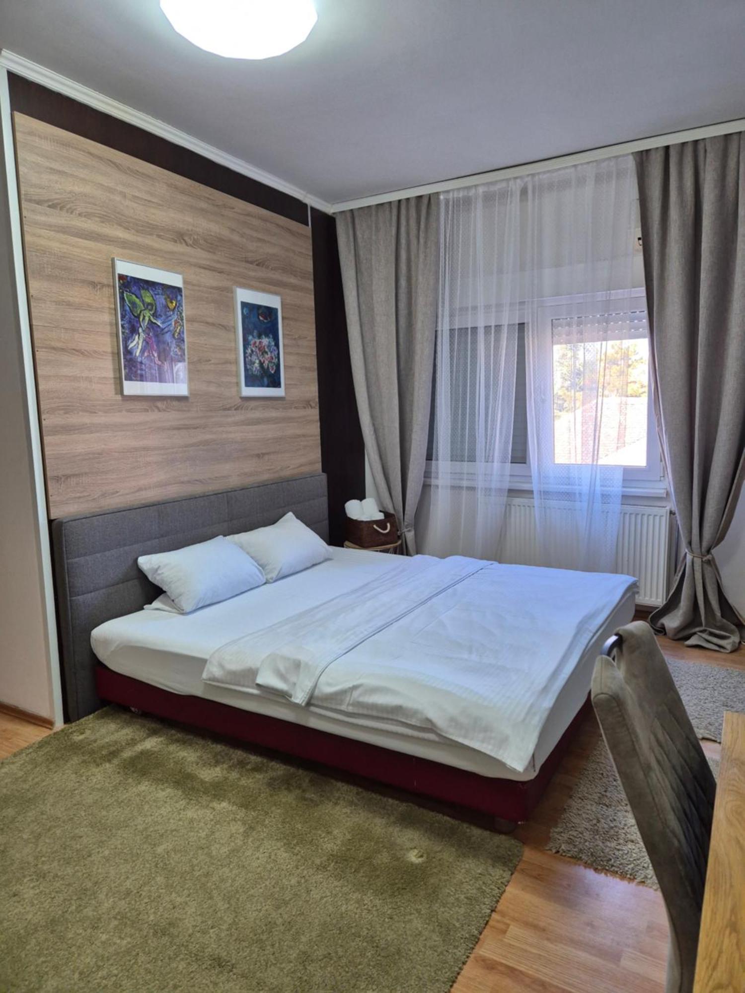 Rooms Villa Luigi Pančevo Exteriör bild